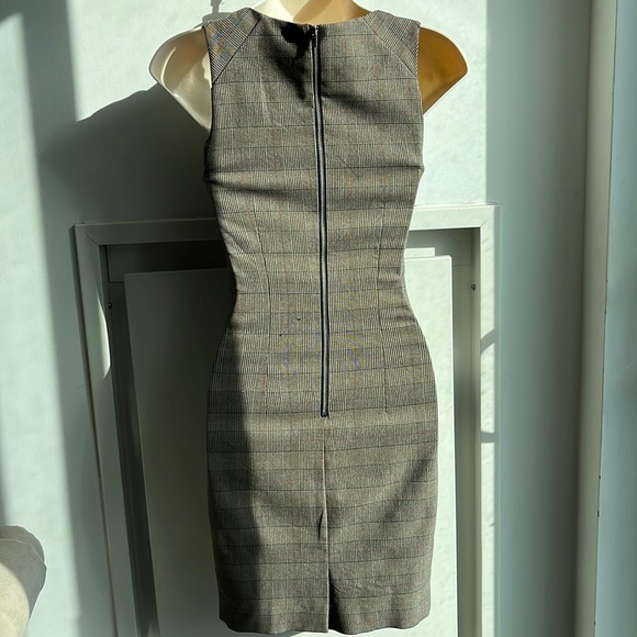 RW& Co checkered sleeveless sheath dress. - Picture 3 of 6